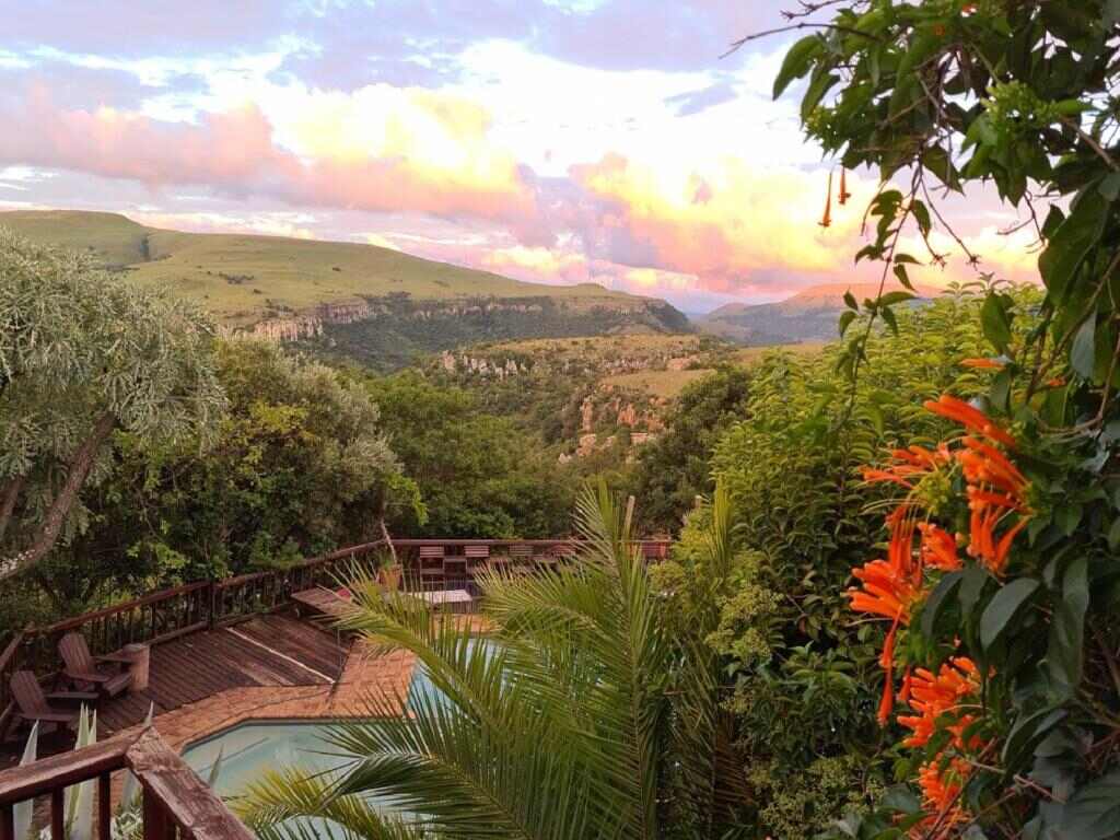 Acra-Retreat Mountain View Lodge - mountain view, Emgwenya
